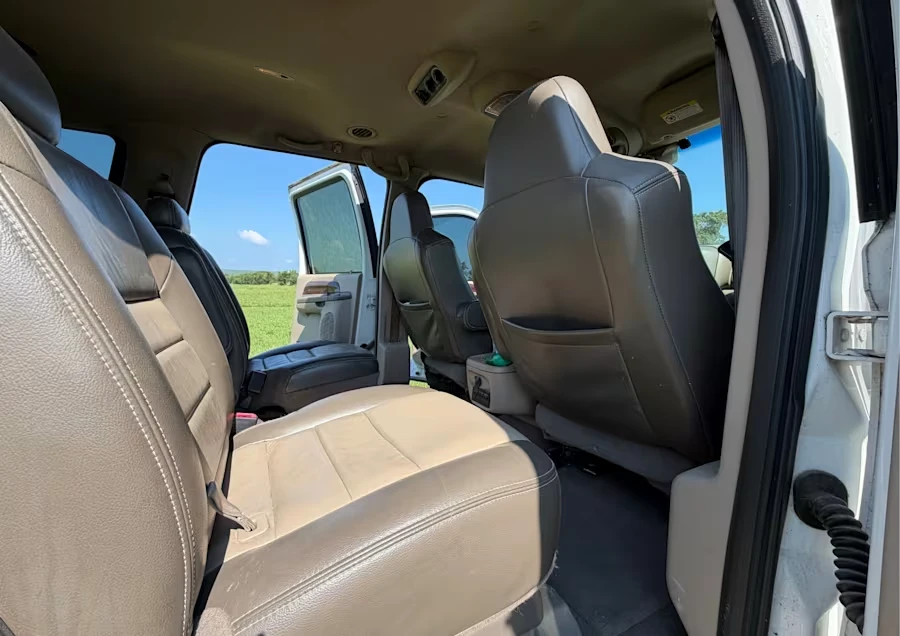 2004 Ford Excursion - Image 10 of 12
