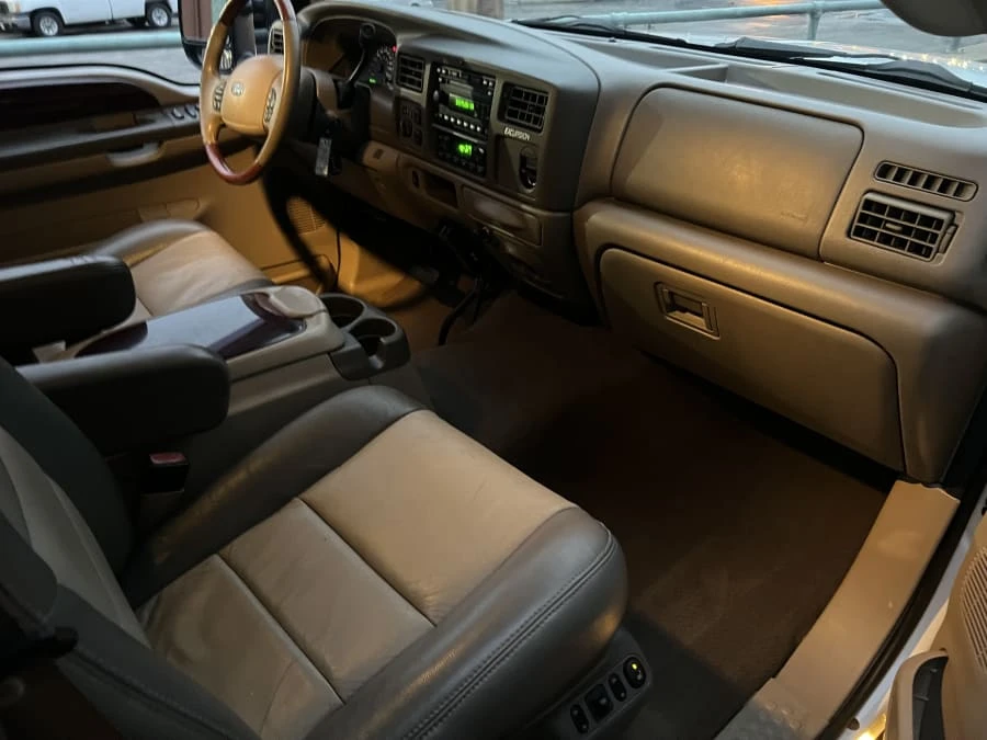 2004 Ford Excursion - Image 9 of 11