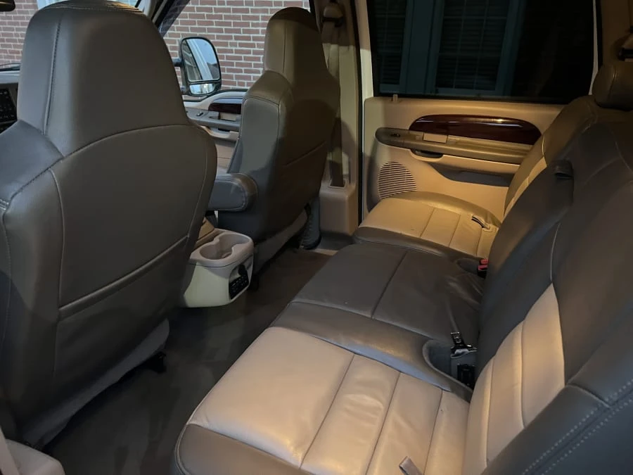 2004 Ford Excursion - Image 5 of 11