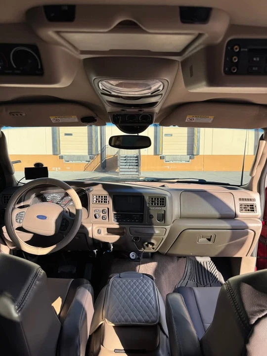 2004 Ford Excursion - Image 9 of 20