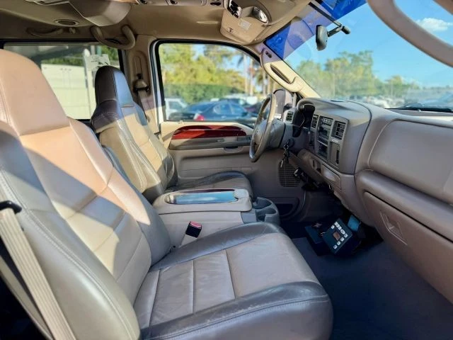2004 Ford Excursion - Image 8 of 15