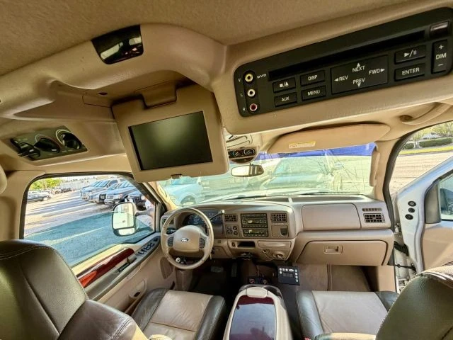 2004 Ford Excursion - Image 11 of 15