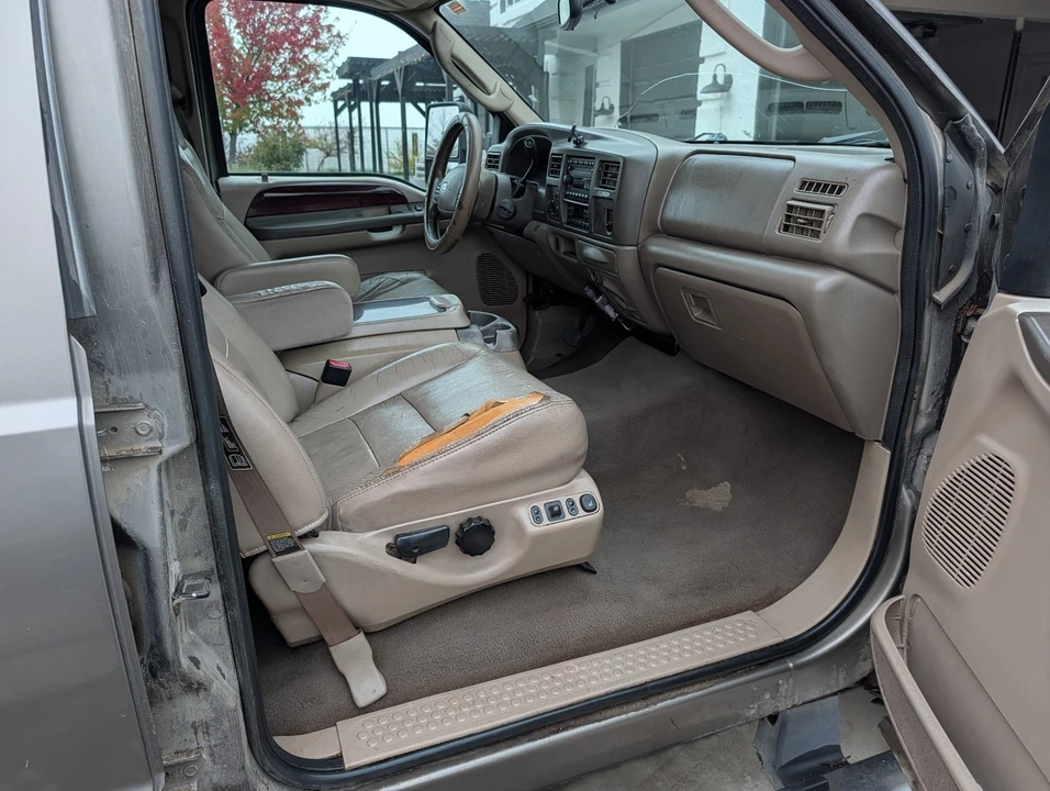 2004 Ford Excursion - Image 10 of 13