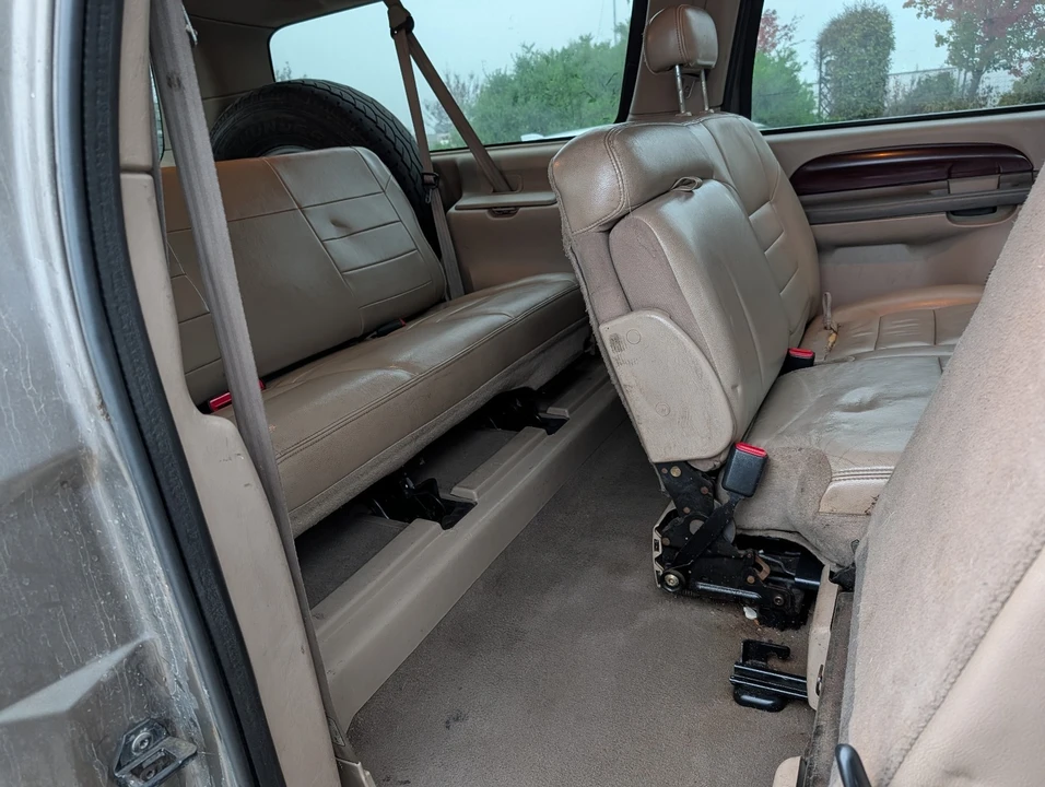 2004 Ford Excursion - Image 11 of 13