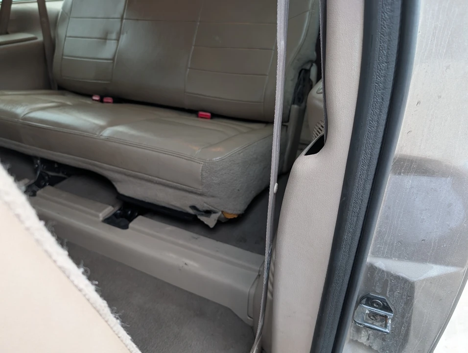 2004 Ford Excursion - Image 9 of 13