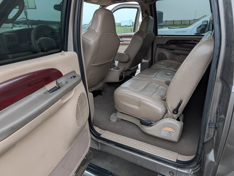 2004 Ford Excursion - Image 8 of 13