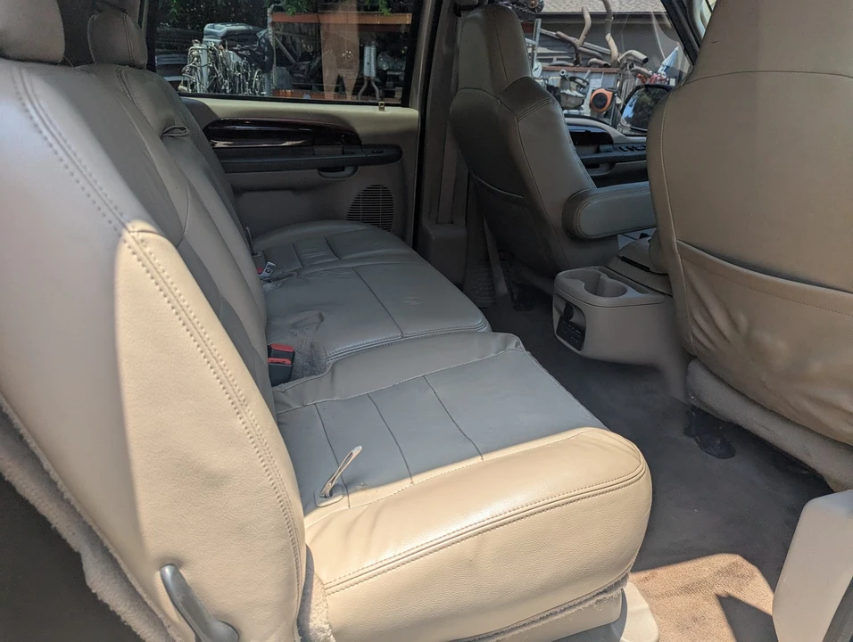 2004 Ford Excursion - Image 13 of 20