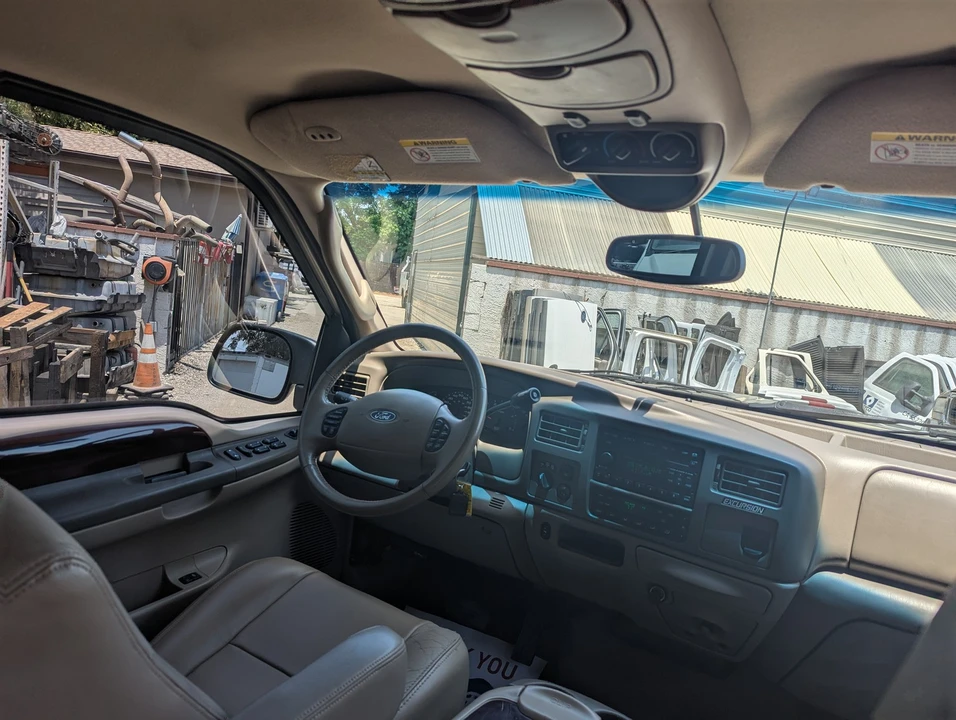 2004 Ford Excursion - Image 15 of 20