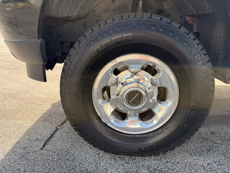 2004 Ford Excursion - Image 18 of 21