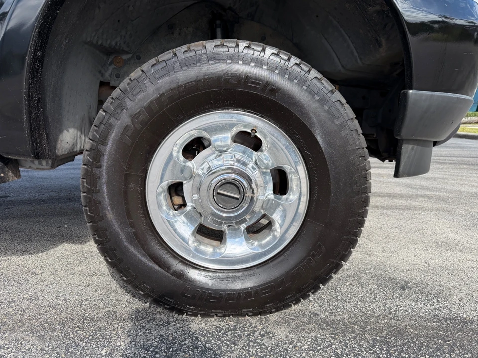 2004 Ford Excursion - Image 15 of 21