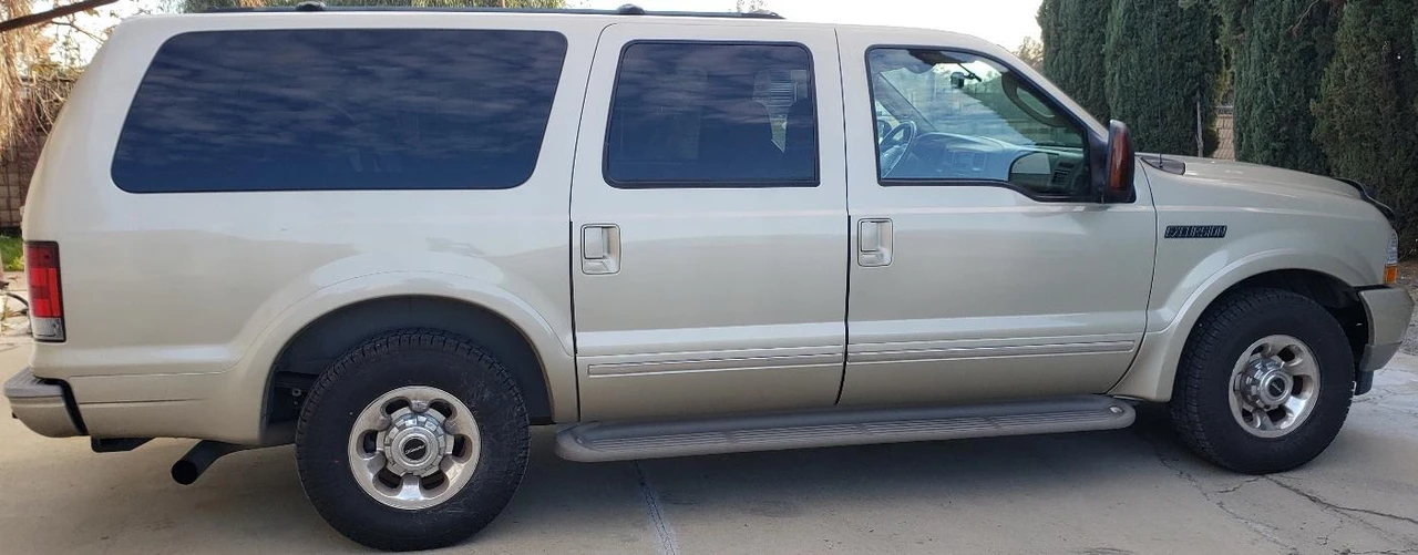 2004 Ford Excursion - Image 20 of 31
