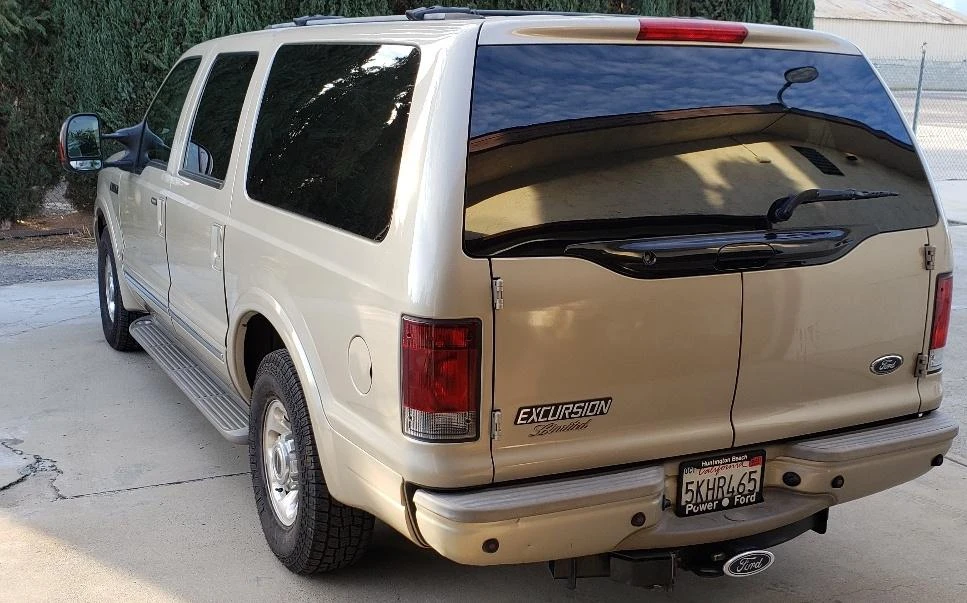 2004 Ford Excursion - Image 13 of 31