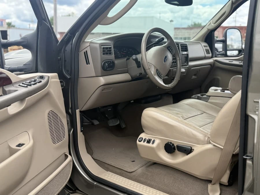 2004 Ford Excursion - Image 11 of 15