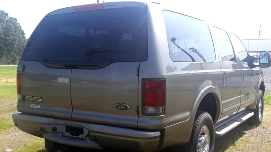 2004 Ford Excursion - Image 2 of 10