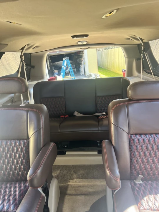 2004 Ford Excursion - Image 18 of 31