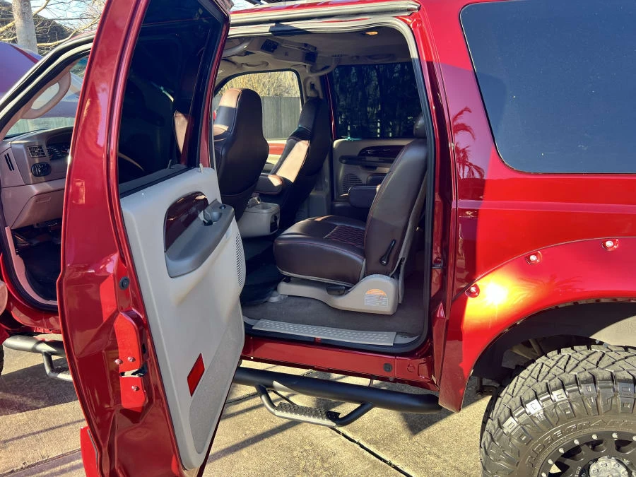 2004 Ford Excursion - Image 23 of 31