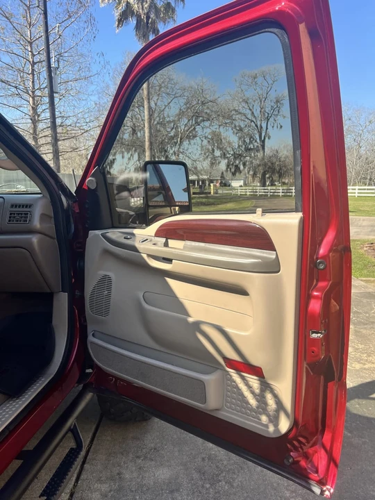2004 Ford Excursion - Image 24 of 31
