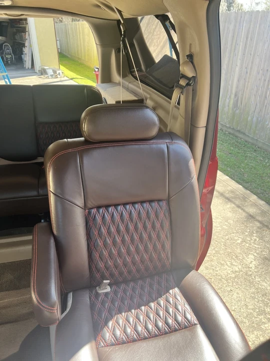 2004 Ford Excursion - Image 27 of 31