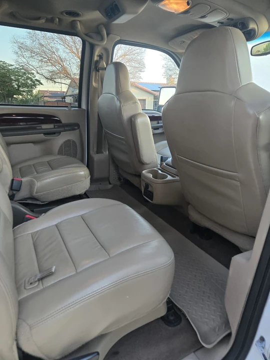 2004 Ford Excursion - Image 11 of 16