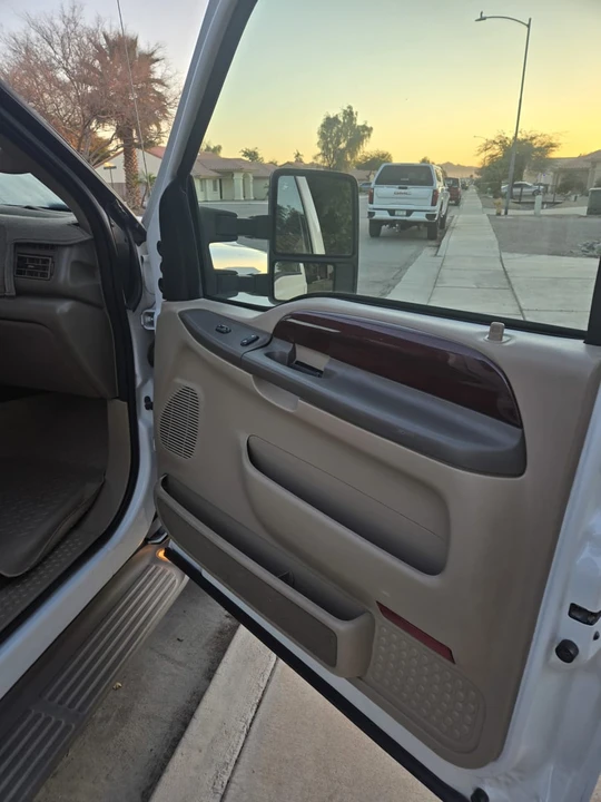 2004 Ford Excursion - Image 12 of 16