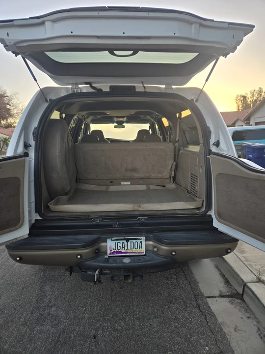 2004 Ford Excursion - Image 10 of 16