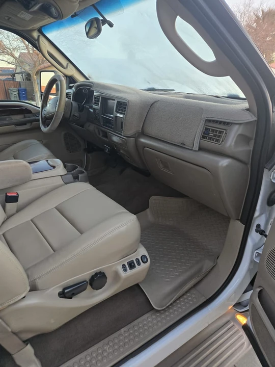 2004 Ford Excursion - Image 8 of 16