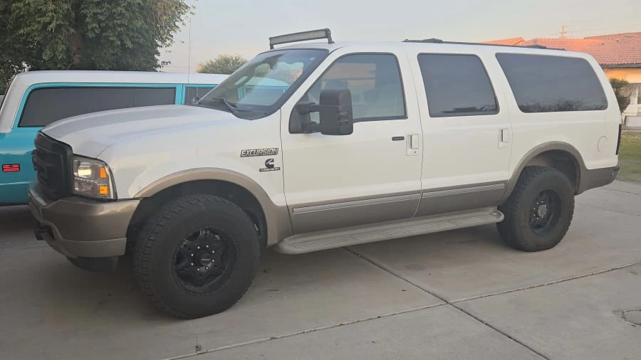 2004 Ford Excursion - Image 2 of 16