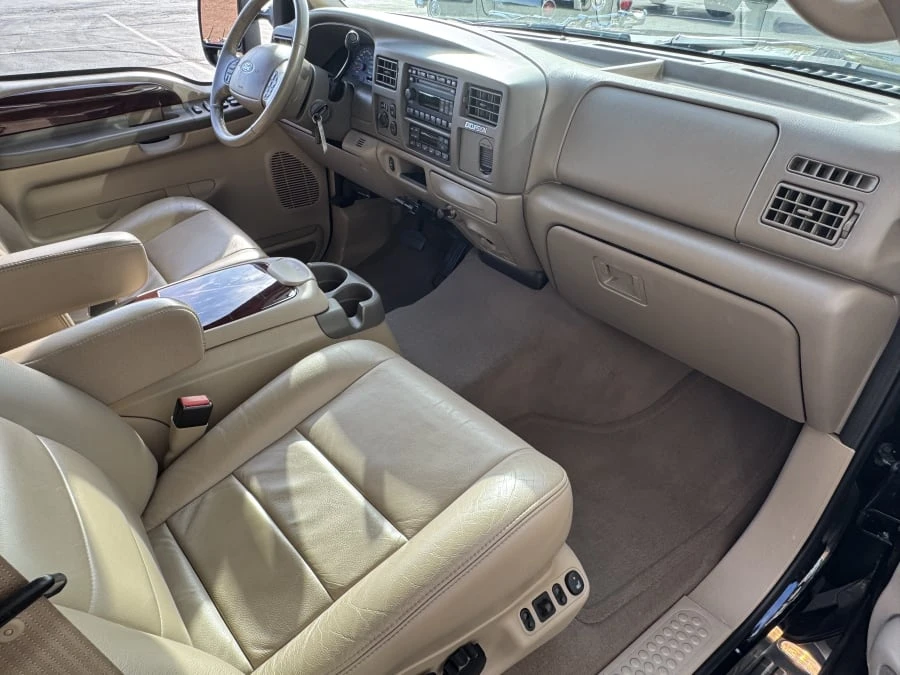 2004 Ford Excursion - Image 14 of 18