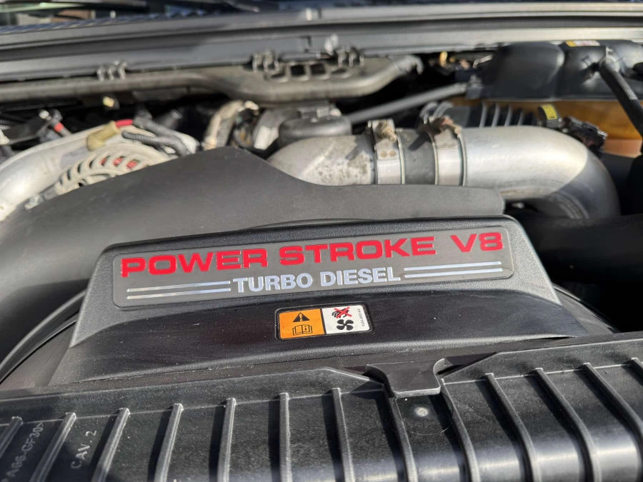 2004 Ford Excursion - Image 17 of 18