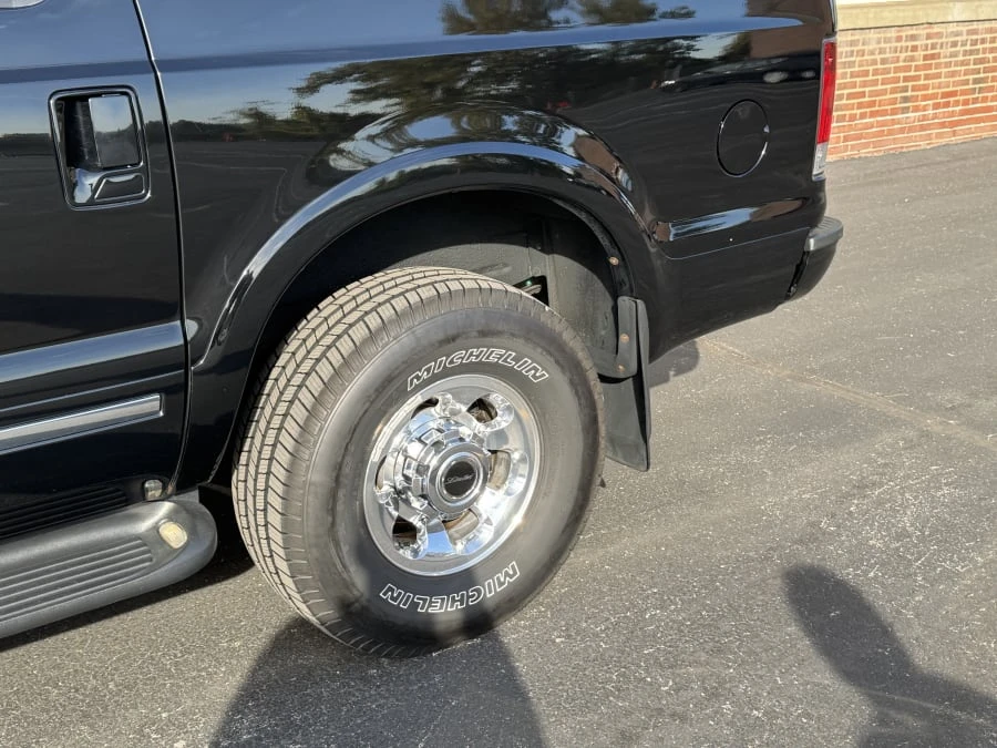 2004 Ford Excursion - Image 5 of 18