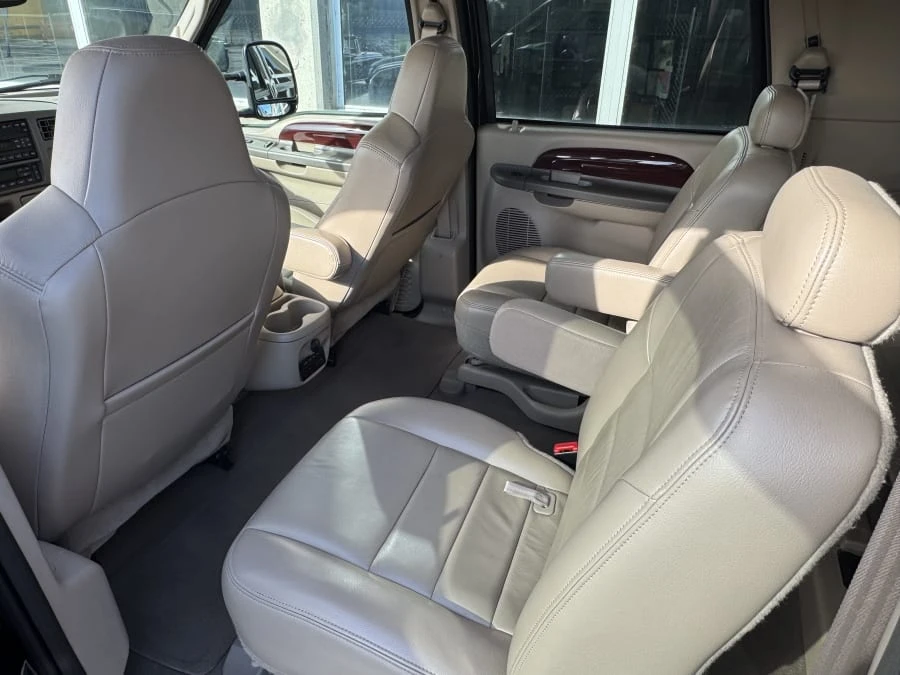 2004 Ford Excursion - Image 9 of 18