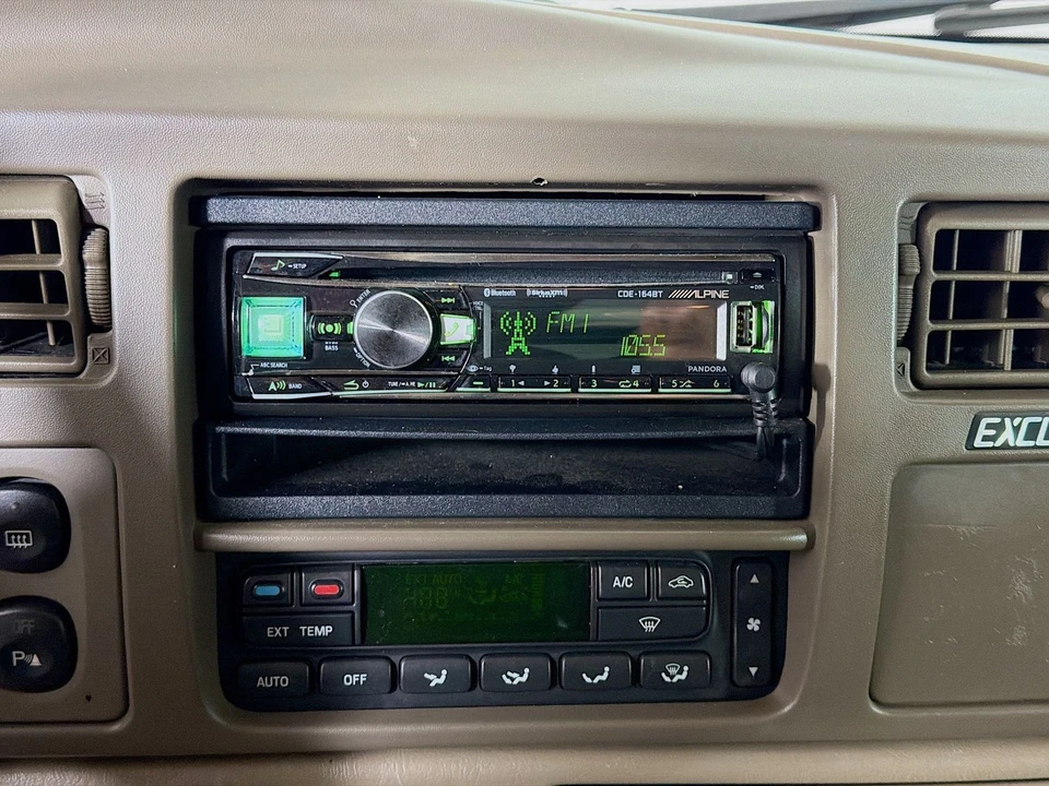 2004 Ford Excursion - Image 16 of 21