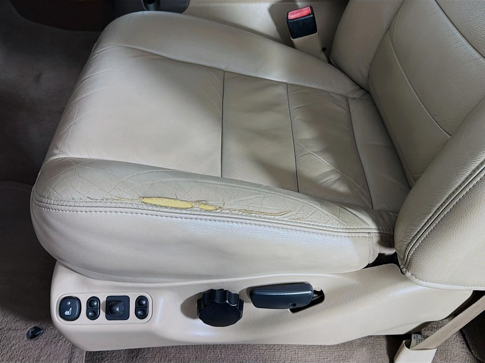 2004 Ford Excursion - Image 20 of 21