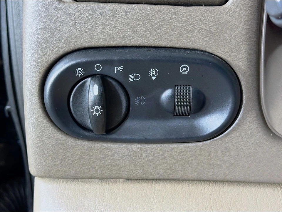 2004 Ford Excursion - Image 12 of 21