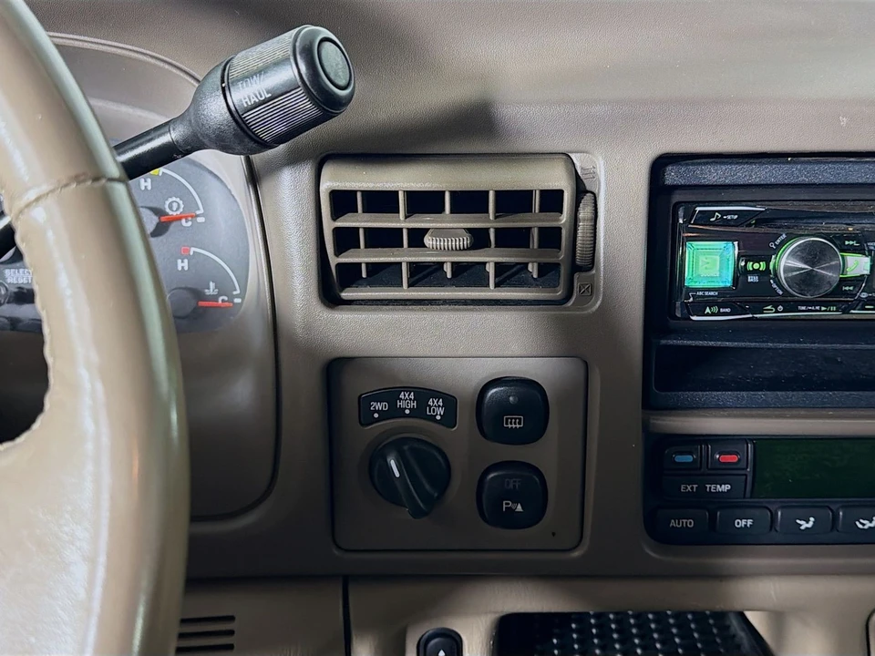2004 Ford Excursion - Image 18 of 21