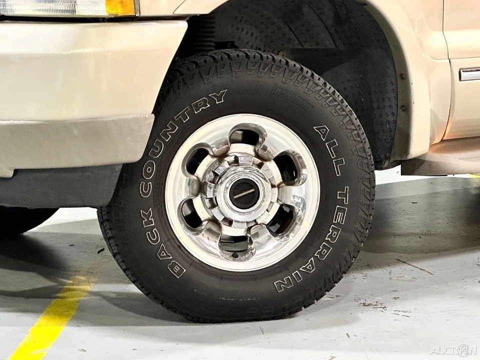 2004 Ford Excursion - Image 2 of 21