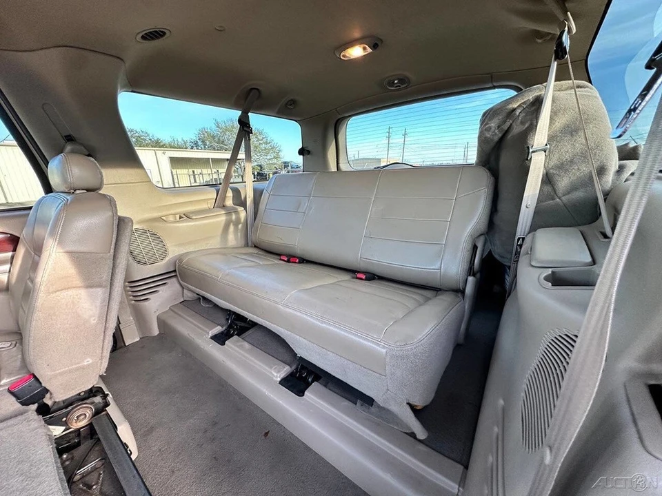 2004 Ford Excursion - Image 14 of 21