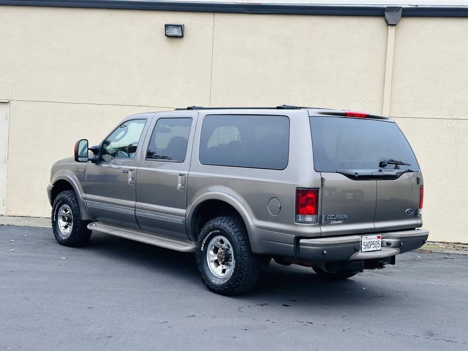 2004 Ford Excursion - Image 7 of 21