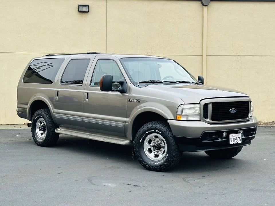 2004 Ford Excursion - Image 2 of 21