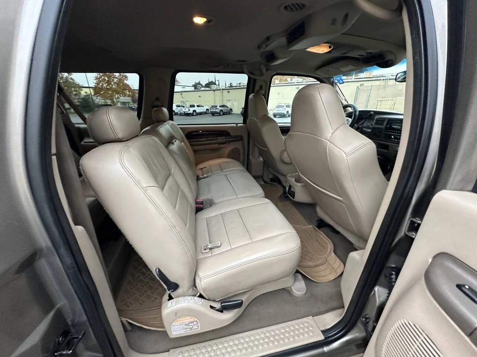2004 Ford Excursion - Image 14 of 21