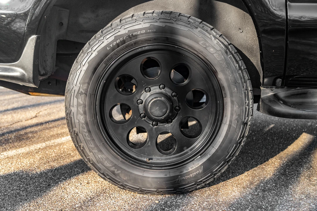 2004 Ford Excursion - Image 24 of 31