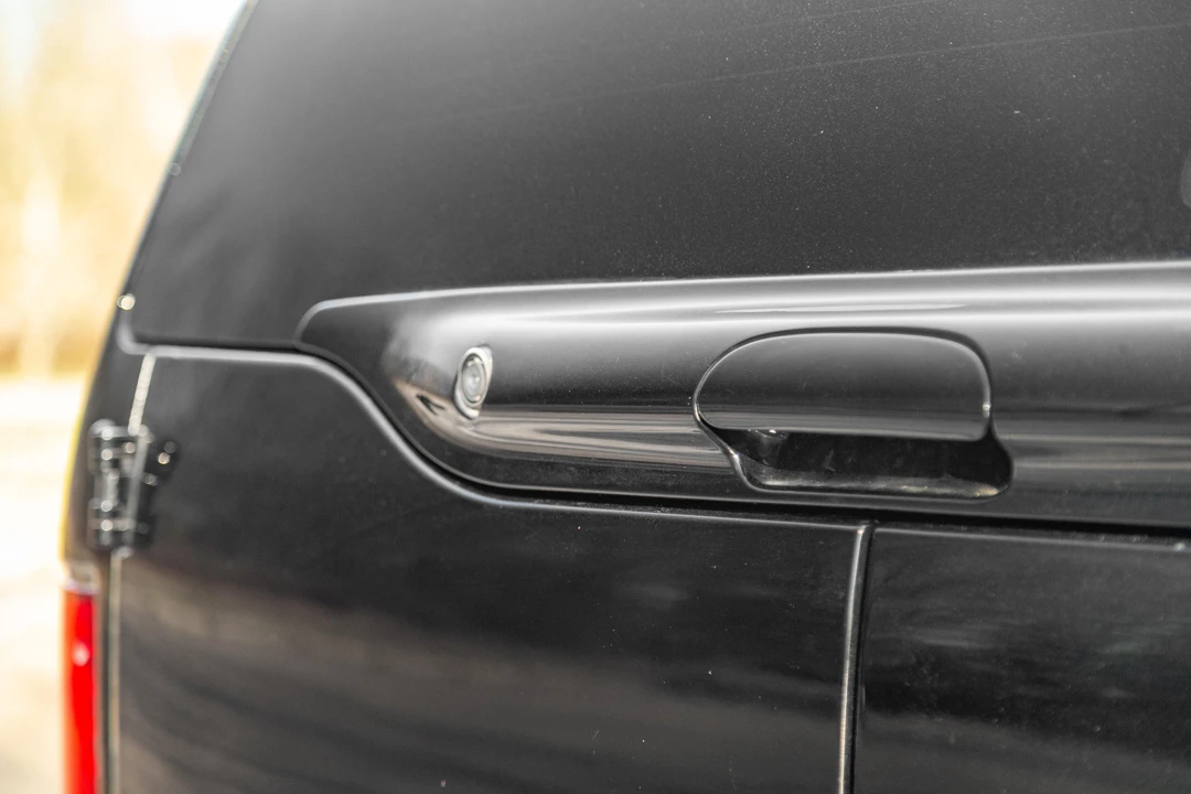 2004 Ford Excursion - Image 16 of 31