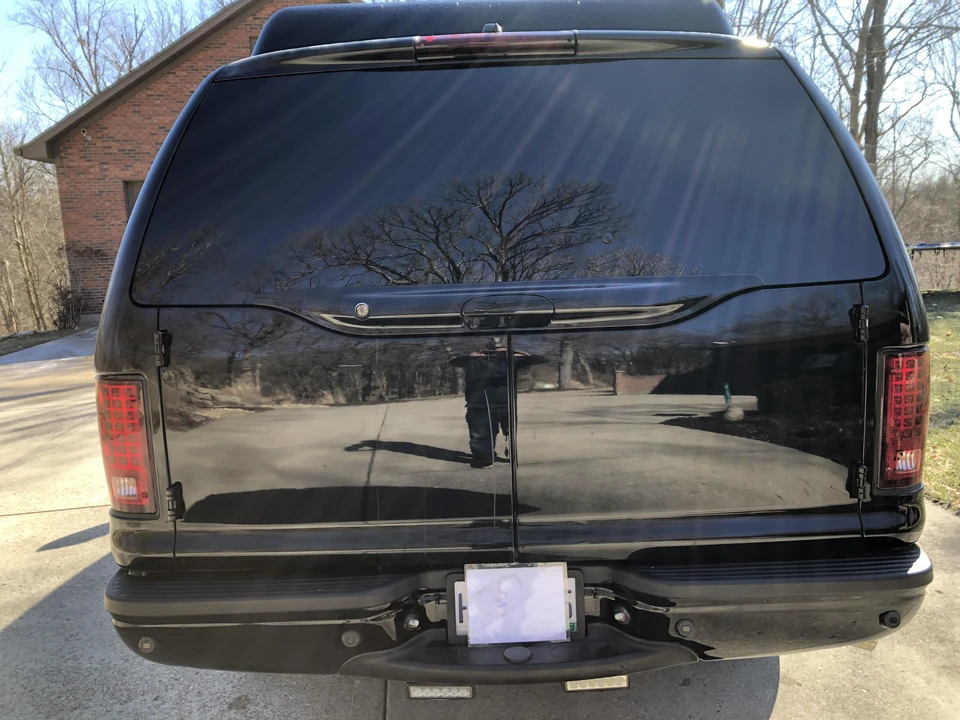 2004 Ford Excursion - Image 8 of 31