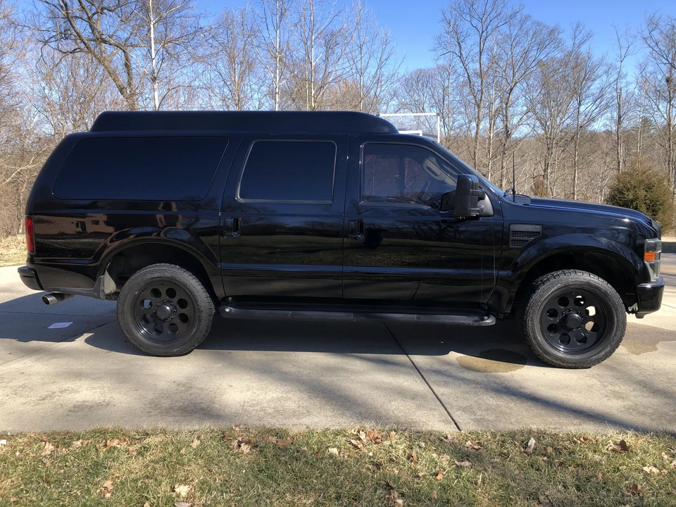 2004 Ford Excursion - Image 9 of 31