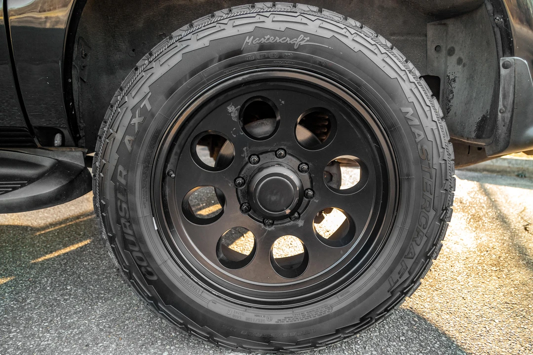 2004 Ford Excursion - Image 23 of 31