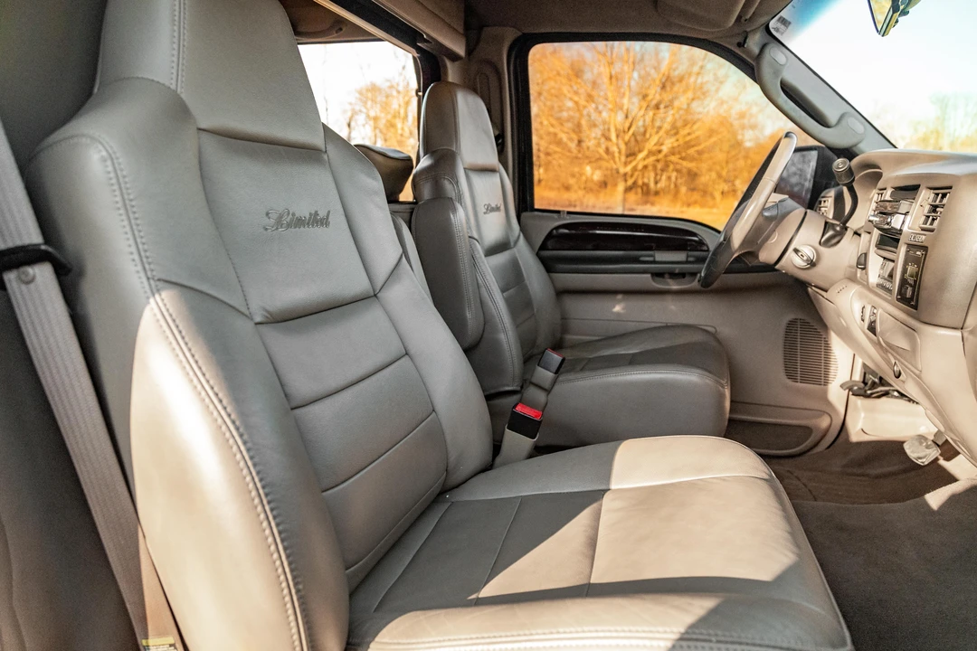 2004 Ford Excursion - Image 26 of 31
