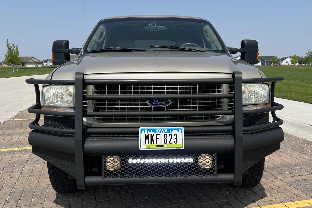 2004 Ford Excursion - Image 2 of 10