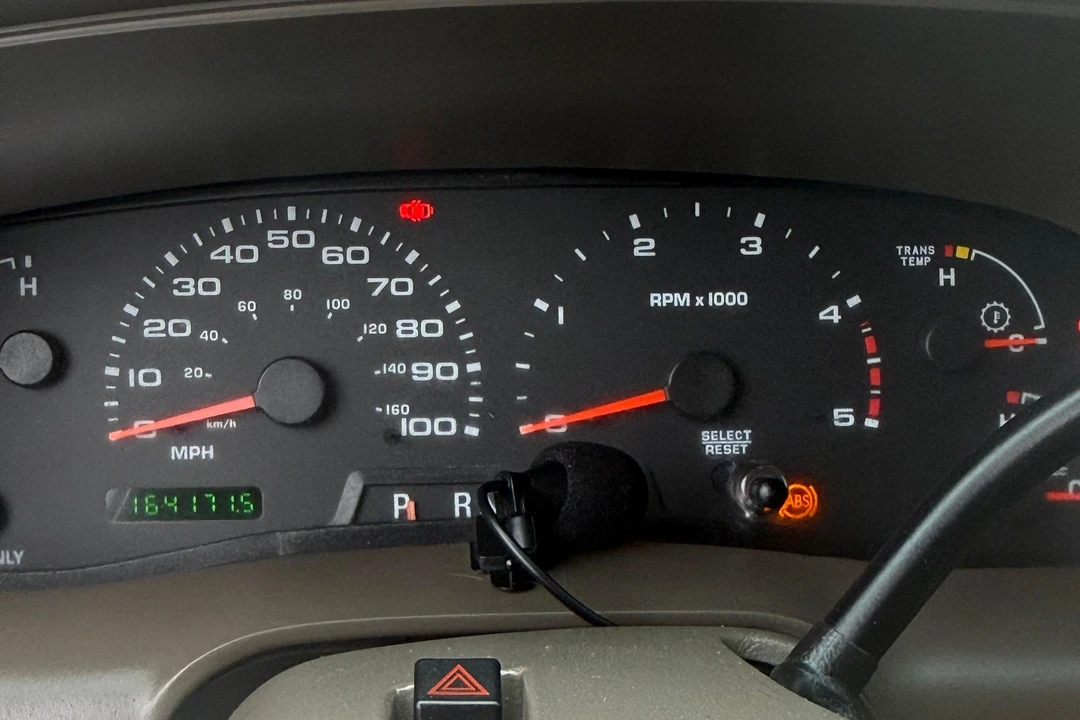 2004 Ford Excursion - Image 25 of 31