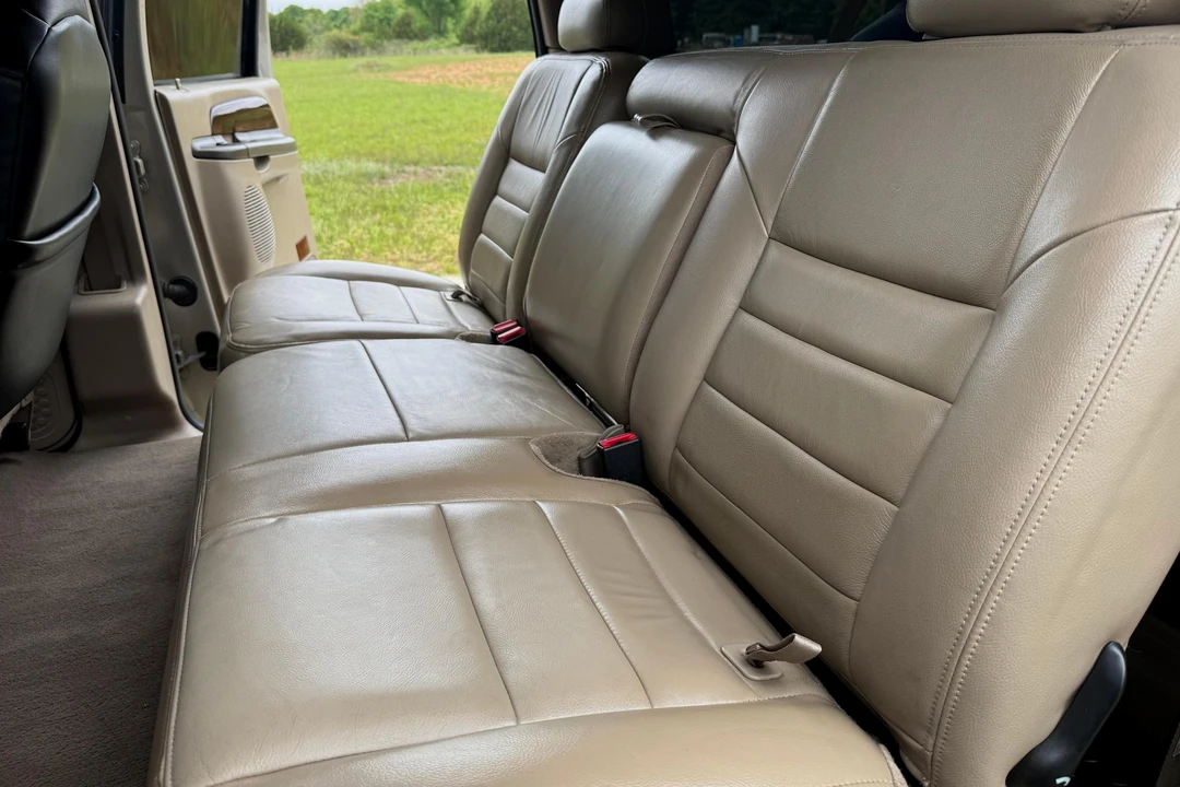 2004 Ford Excursion - Image 24 of 31