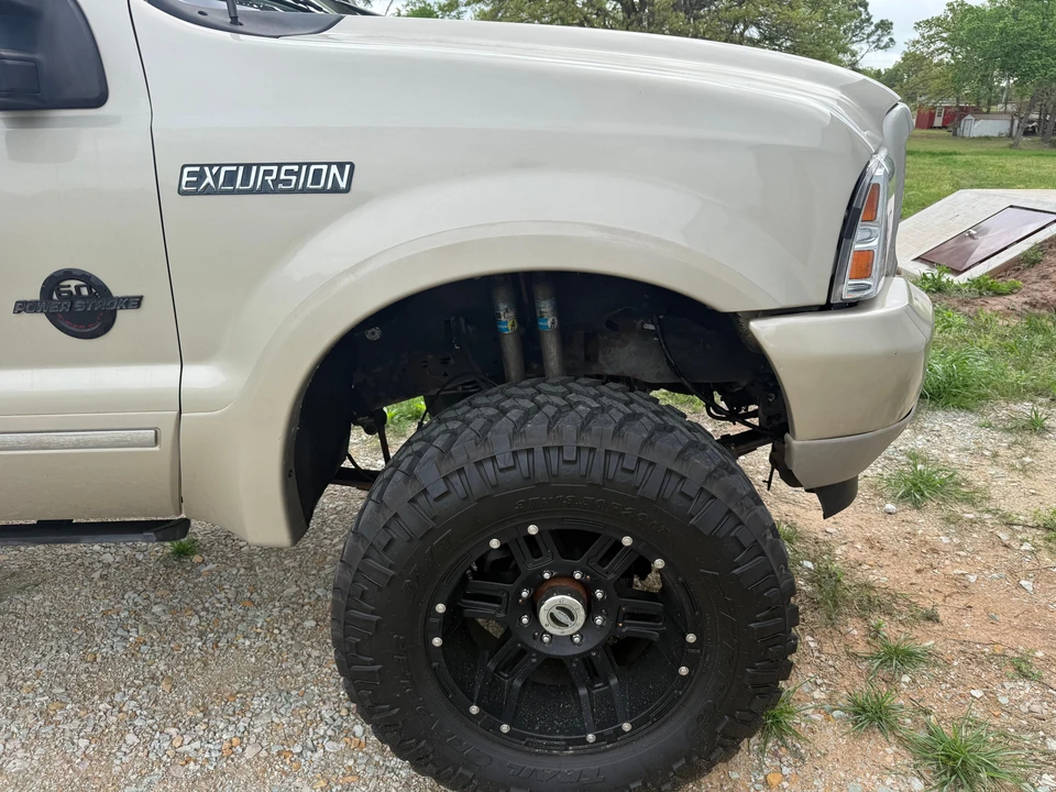 2004 Ford Excursion - Image 16 of 31